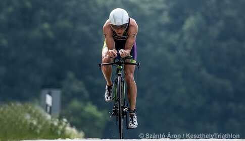 Triatleet Petsuk Zoltán over zijn ervaringen met elektrostimulatie