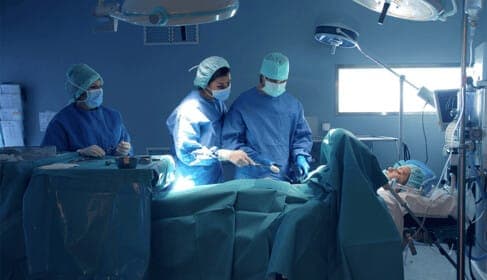 Oorzaken, symptomen en behandeling van de liesbreuk