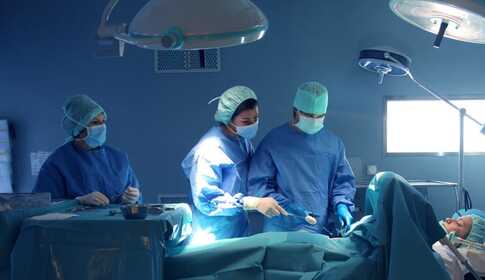 Elektrotherapie en implantaten